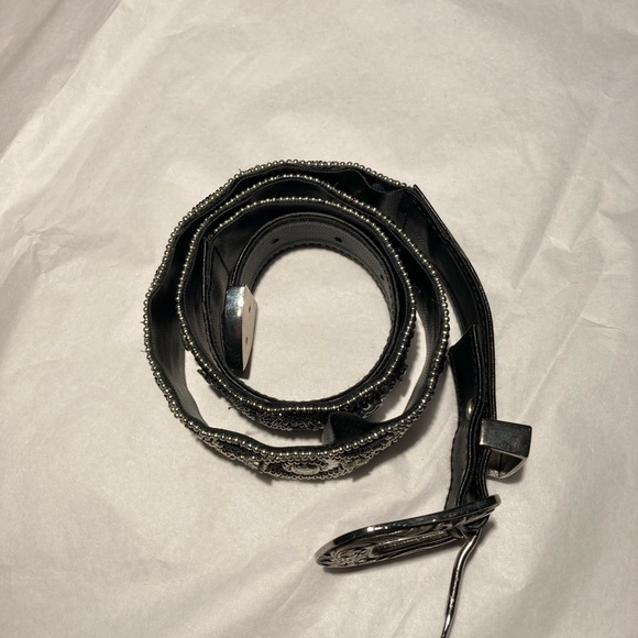 Elegant Black and Silver Embellished Belt - Picture 2 of 12